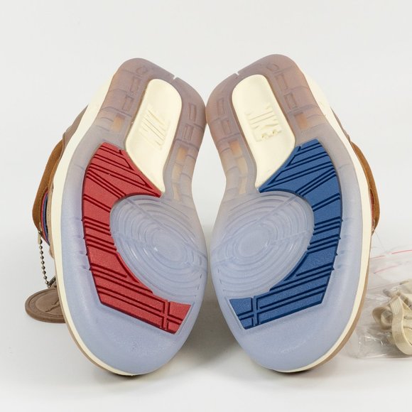 Athletic_Shoes